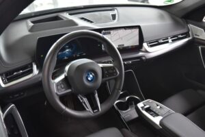 BMW iX1 xDrive30 M-Sportpaket LED Pano HeadUp WideS.
