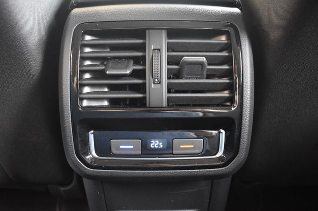 Volkswagen Passat Var. 2.0TDI DSG Business LED Navi3D ACC