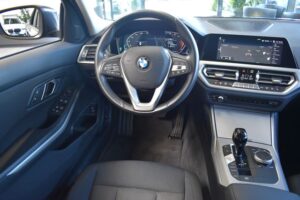 BMW 320d Touring Advantage Aut. Laser LiveCo HUD ACC