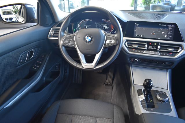 BMW 320d Touring Advantage Aut. Laser LiveCo HUD ACC
