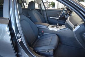 BMW 320d Touring Advantage Aut. Laser LiveCo HUD ACC