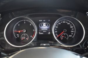 Volkswagen Touran 2.0TDI DSG Highline LED AHK ACC Massage