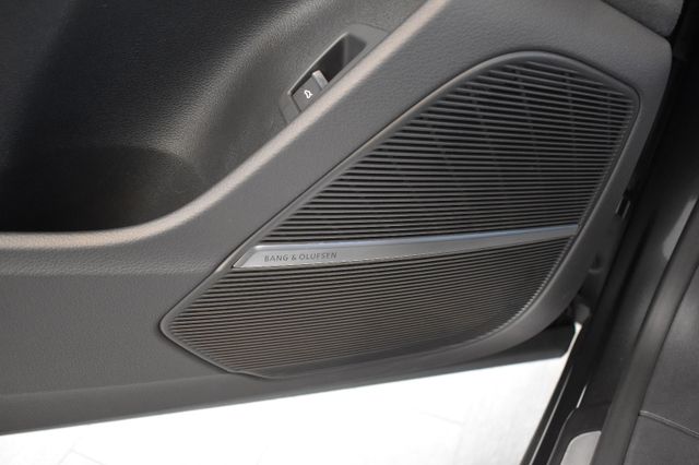 Audi Q8 50TDI Quattro S Line MatrixHD Pano B&O AHK 22