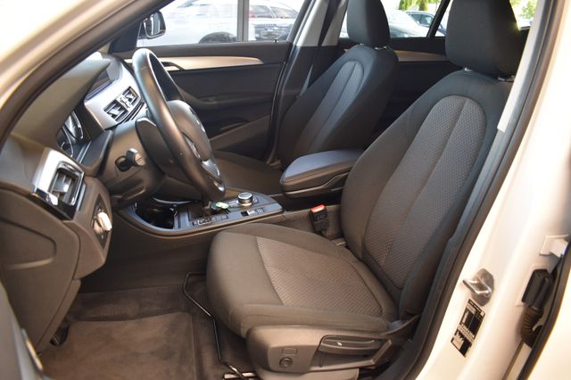 BMW X1 18d sDrive Aut. Navi AHK DAB LaneAss RFKamera