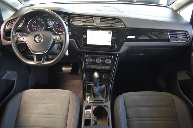 Volkswagen Touran 2.0TDI DSG Highline LED ACC Standheizung