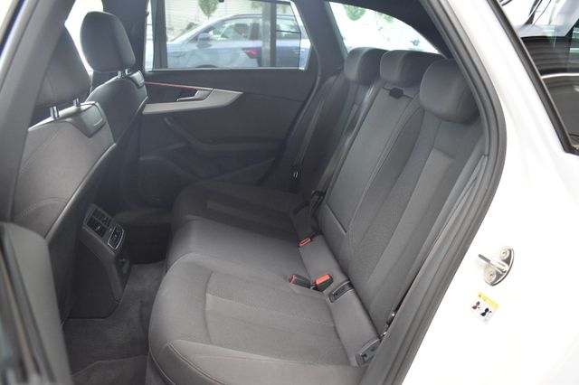 Audi A4 Avant 40TDI S-tronic S line LED RFKamera AHK
