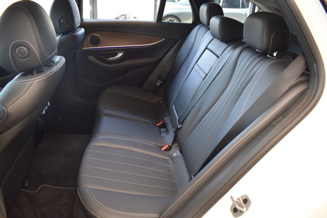 Mercedes-Benz E 220d T Exclusive 9G-tronic LED WideScreen Navi