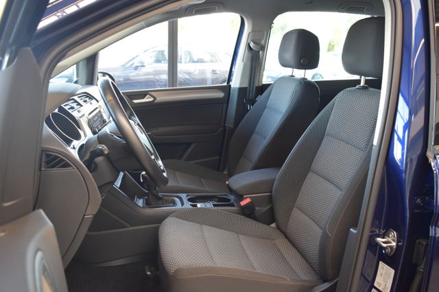 Volkswagen Touran 2.0TDI Comfortline DSG Navi3D AHK PDC