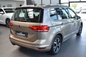 Volkswagen Touran 2.0TDI DSG Highline LED ACC Standheizung