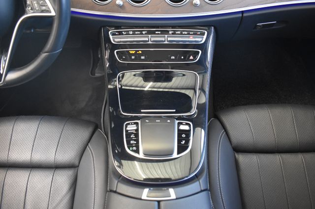 Mercedes-Benz E 220d T Exclusive 9G-tronic LED WideScreen Navi