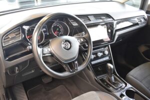 Volkswagen Touran 2.0TDI DSG Highline LED ACC Standheizung