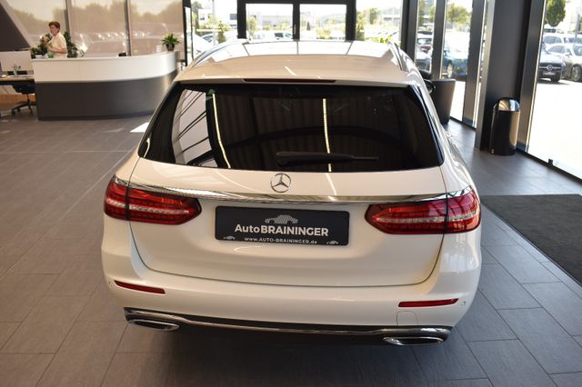 Mercedes-Benz E 220d T Exclusive 9G-tronic LED WideScreen Navi
