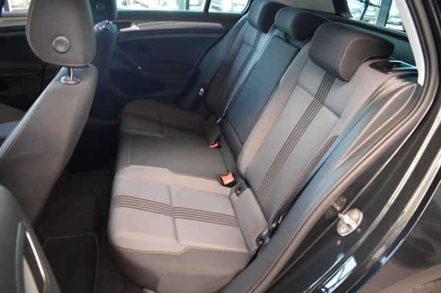 Volkswagen Golf VII 1.2TSI Lim. Comfortline Navi PDCs Temp.