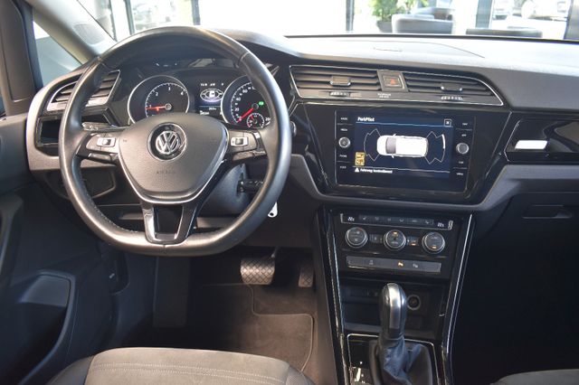 Volkswagen Touran 2.0TDI DSG Highline LED ACC Standheizung