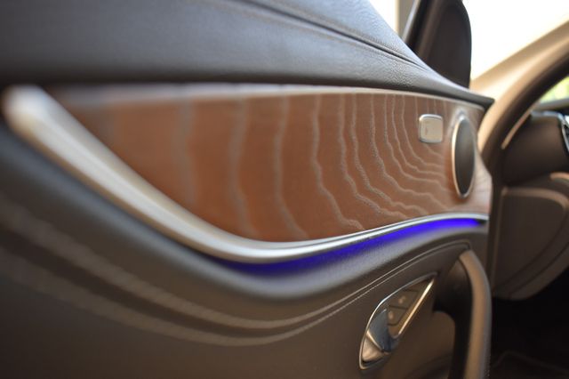 Mercedes-Benz E 220d T Exclusive 9G-tronic LED WideScreen Navi