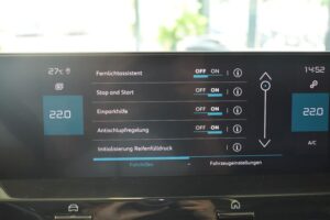 Citroën C4 Shine Automatik LED AHK ACC HeadUp VirtualC.