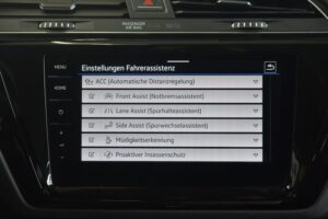 Volkswagen Touran 2.0TDI DSG Highline LED AHK ACC Massage