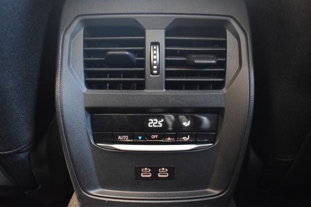 BMW 320d Touring Advantage Aut. Laser LiveCo HUD ACC