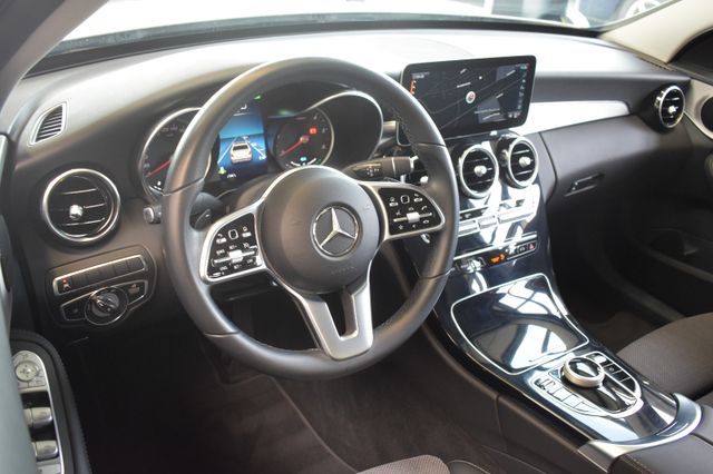 Mercedes-Benz C 300de Limousine Avantgarde 9G-tronic LED RFKam