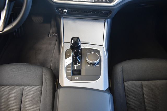 BMW 320d Touring Advantage Aut. Laser LiveCo HUD ACC