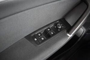 Volkswagen Touran 2.0TDI DSG Highline LED AHK ACC Massage