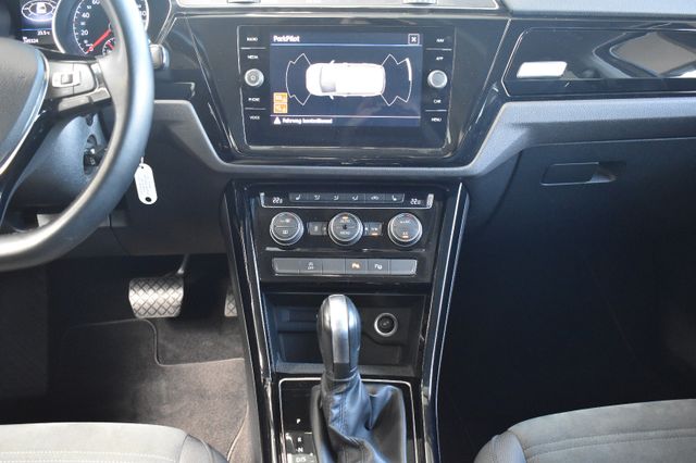 Volkswagen Touran 2.0TDI DSG Highline LED ACC Standheizung
