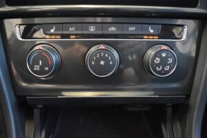 Volkswagen Golf 7 Var. 1.5TSI Comfortline Alcantara AHK ACC