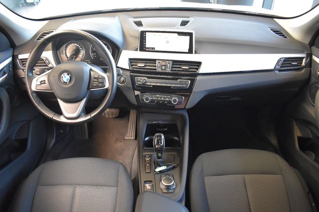 BMW X1 18d sDrive Aut. Navi AHK DAB LaneAss RFKamera