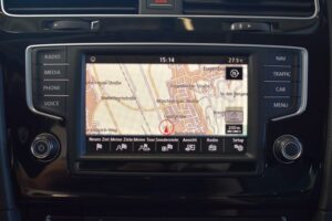 Volkswagen Golf VII 1.2TSI Lim. Comfortline Navi PDCs Temp.