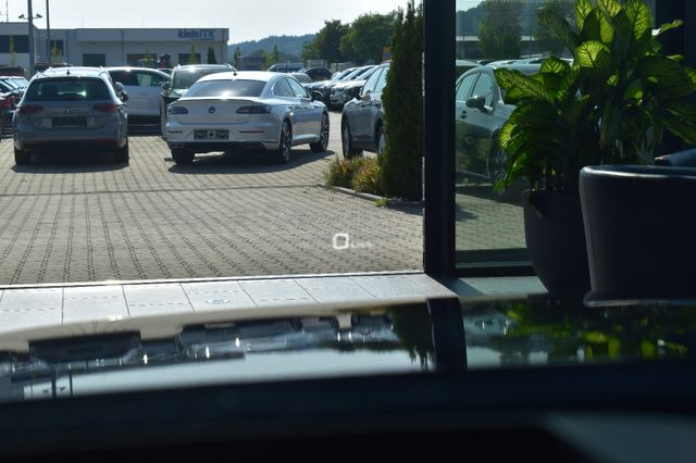 Audi A4 Avant 30TDI S-tronic LED RFK AHK HUD DAB SHZ