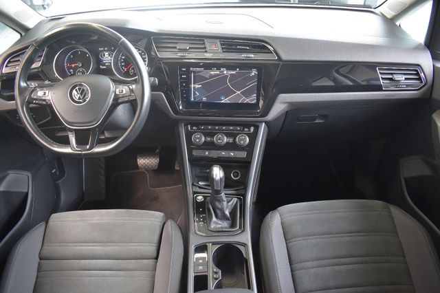 Volkswagen Touran 2.0TDI DSG Highline LED AHK ACC Massage