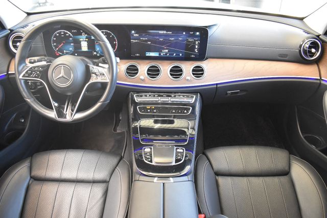 Mercedes-Benz E 220d T Exclusive 9G-tronic LED WideScreen Navi