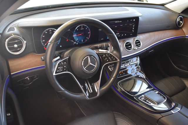 Mercedes-Benz E 220d T Exclusive 9G-tronic LED WideScreen Navi