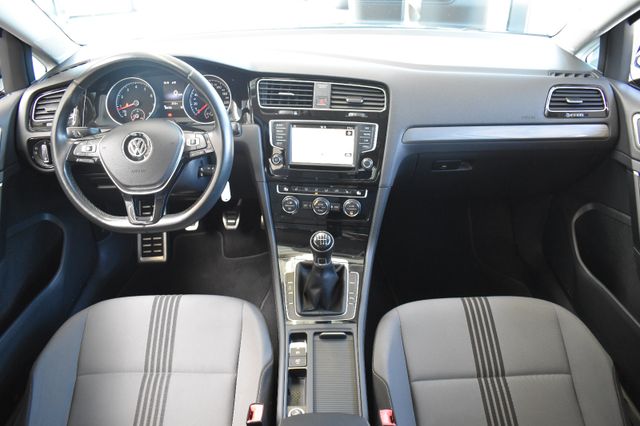 Volkswagen Golf VII 1.2TSI Lim. Comfortline Navi PDCs Temp.