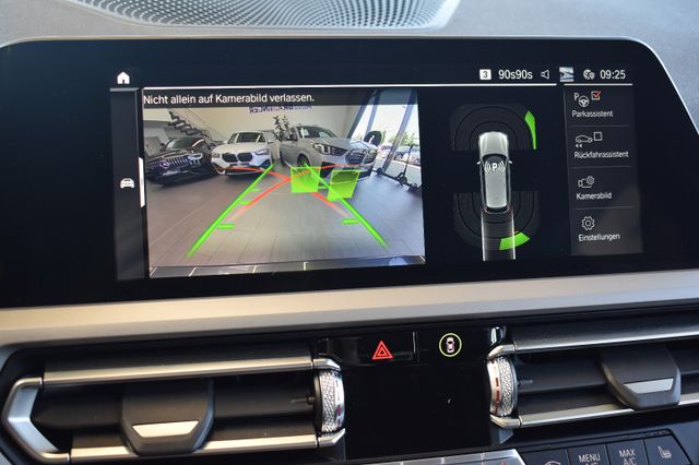 BMW 320d Touring Advantage Aut. Laser LiveCo HUD ACC