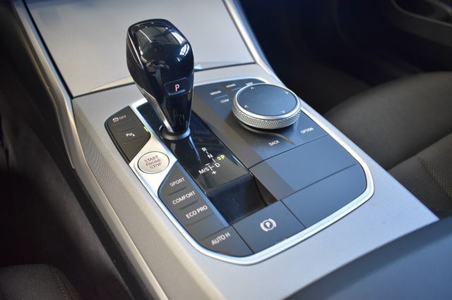 BMW 320d Touring Advantage Aut. Laser LiveCo HUD ACC