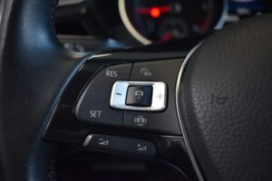 Volkswagen Touran 2.0TDI DSG Highline LED ACC Standheizung