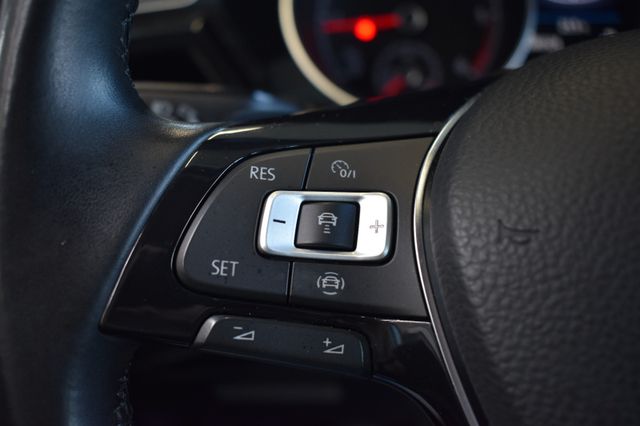 Volkswagen Touran 2.0TDI DSG Highline LED ACC Standheizung
