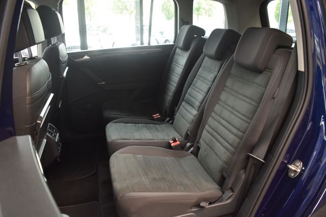 Volkswagen Touran 2.0TDI DSG Highline LED AHK ACC Massage