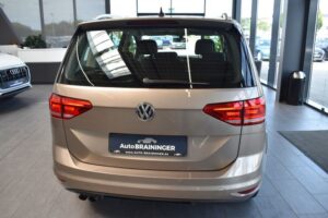 Volkswagen Touran 2.0TDI DSG Highline LED ACC Standheizung