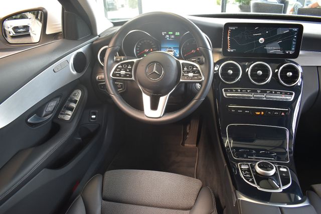Mercedes-Benz C 300de Limousine Avantgarde 9G-tronic LED RFKam