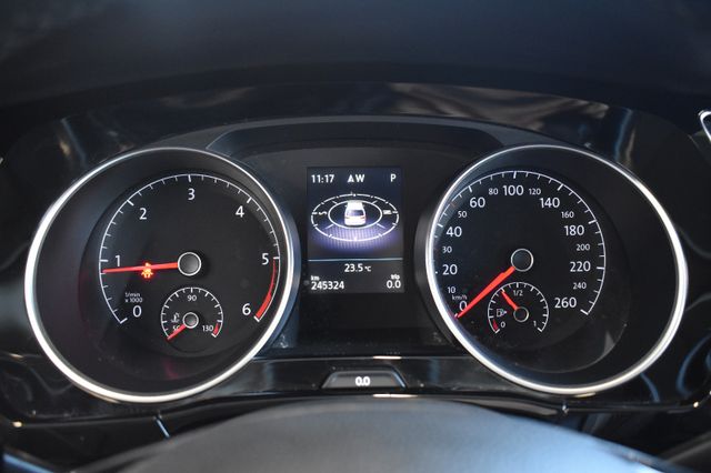 Volkswagen Touran 2.0TDI DSG Highline LED ACC Standheizung