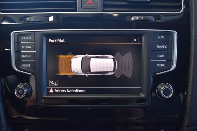 Volkswagen Golf VII 1.2TSI Lim. Comfortline Navi PDCs Temp.