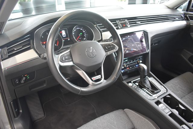 Volkswagen Passat Var 2.0TDI DSG 4Motion IQ-Light ACC VirtC