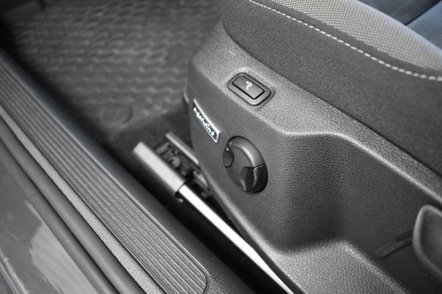 Volkswagen Golf 7 Var. 1.5TSI Comfortline Alcantara AHK ACC