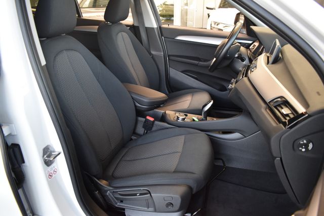BMW X1 18d sDrive Aut. Navi AHK DAB LaneAss RFKamera