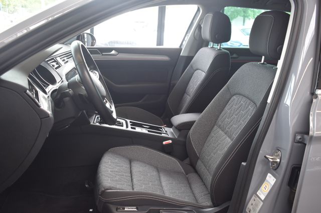 Volkswagen Passat Var 2.0TDI DSG 4Motion IQ-Light ACC VirtC