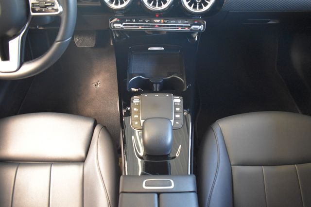 Mercedes-Benz A 200d 8G-DCT Multibeam Leder RFKamera DAB Navi