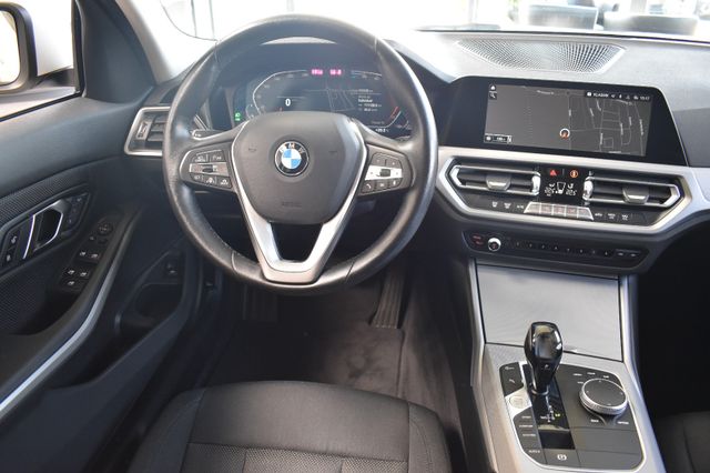 BMW 320d Touring Advantage Aut. Laser LiveC. HuD ACC