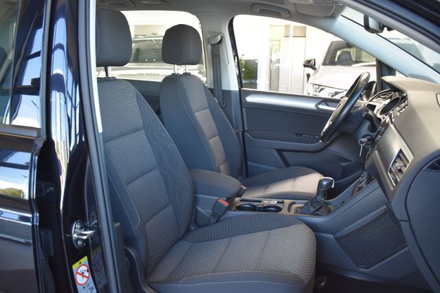 Volkswagen Touran 2.0TDI DSG Comfortline Navi Pano AHK RFK